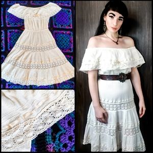 Vintage Mexican Linen and Lace Folk Style Dress